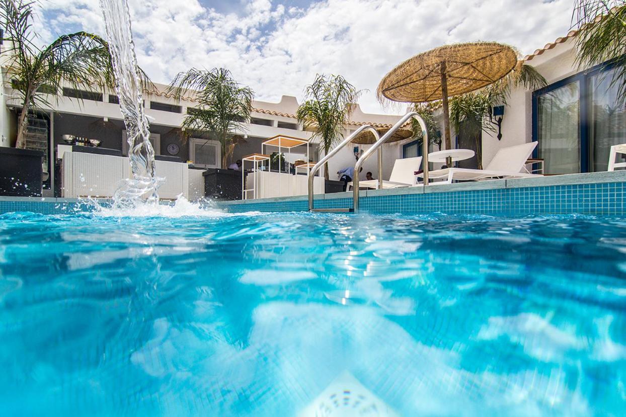 Capoblu Hotel พูลา ภายนอก รูปภาพ